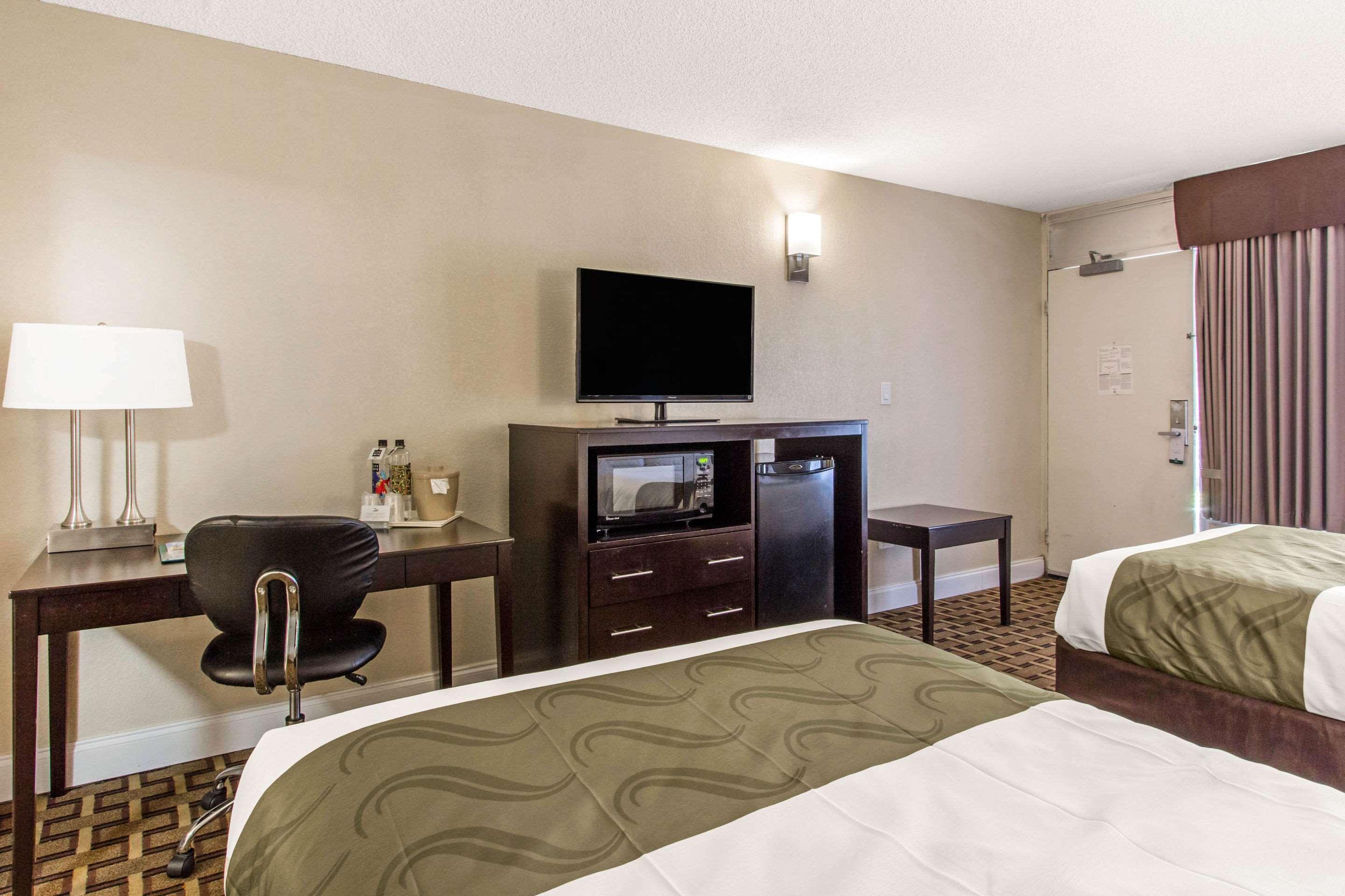 Quality Inn & Conference Center Tampa Exterior photo