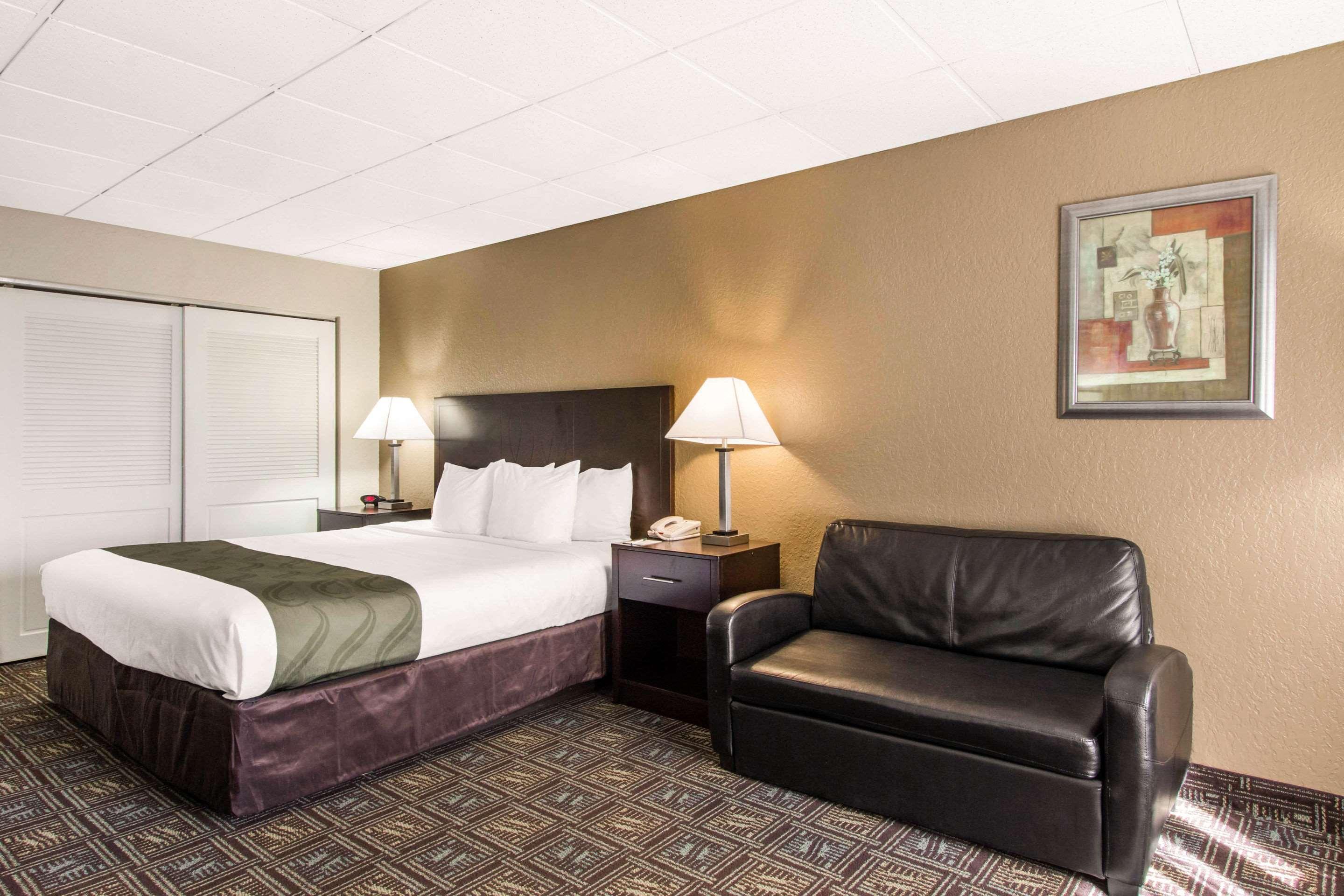 Quality Inn & Conference Center Tampa Exterior photo