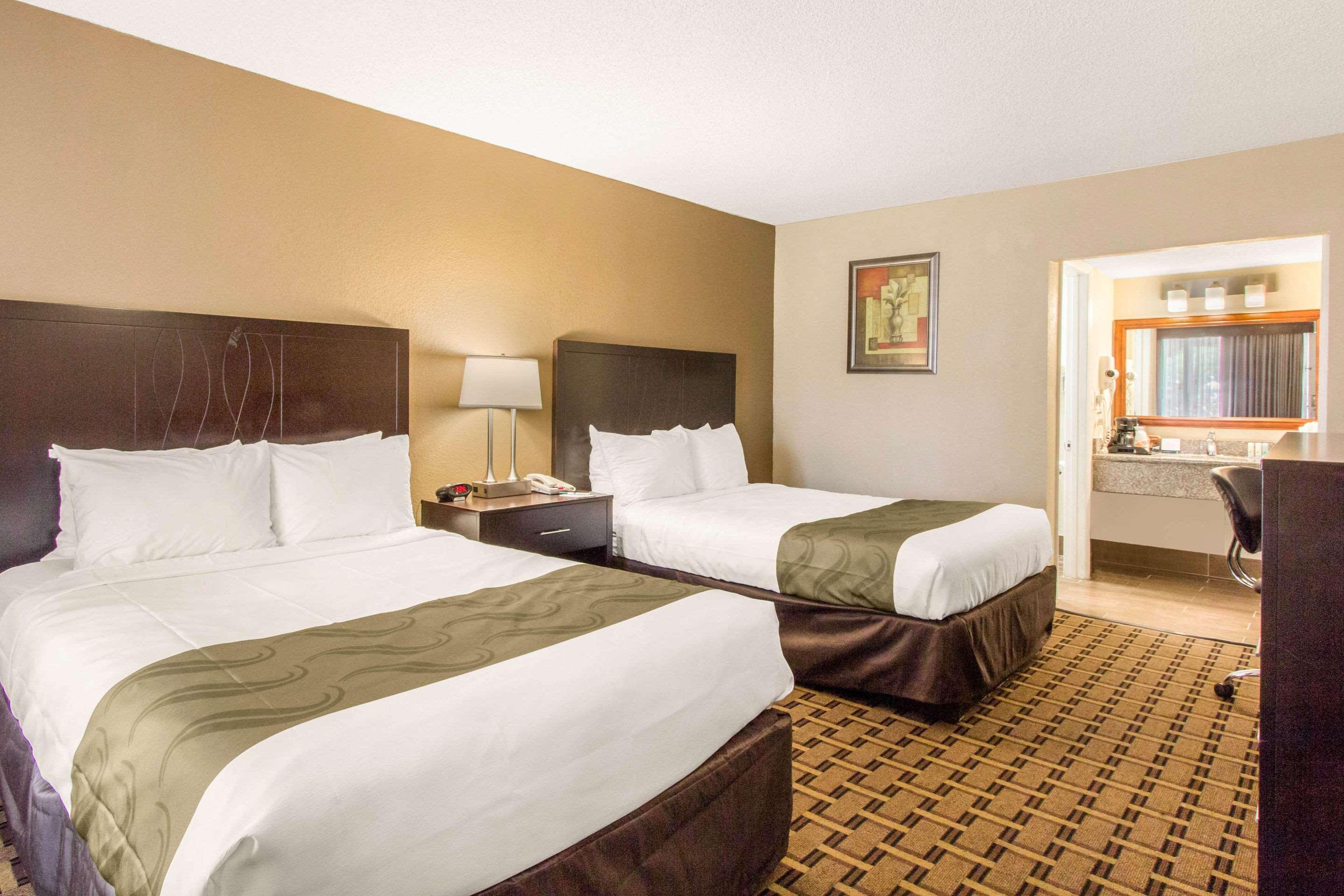 Quality Inn & Conference Center Tampa Exterior photo
